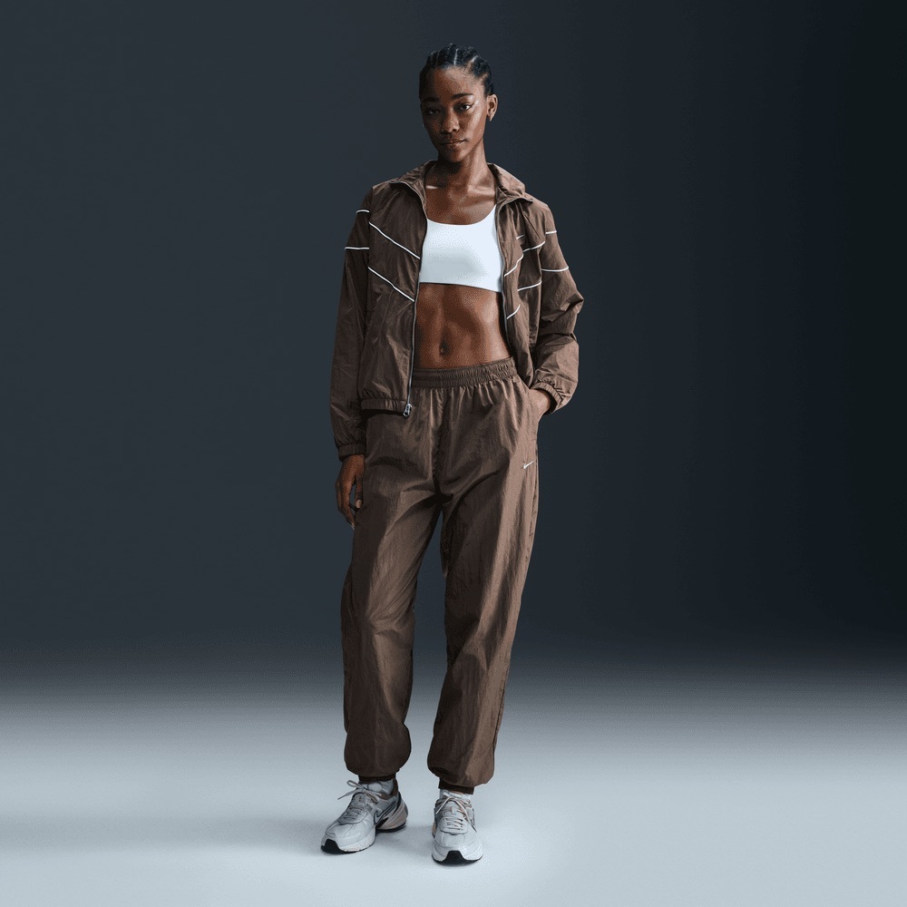 Nike Women's Sportswear Classic Woven Mid-Rise Jogger Pants